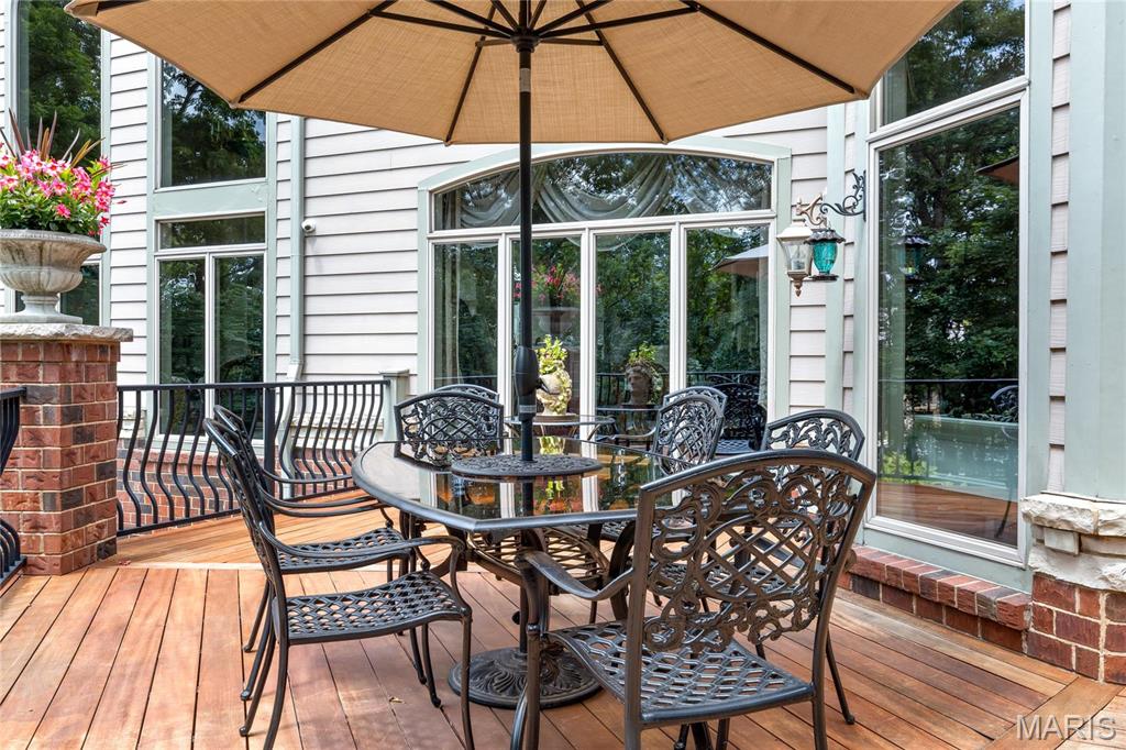 Whitmoor Upper Rdwy & Esmt - Residential