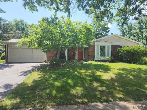 Photo of 12080 Spruce Haven Drive, Creve Coeur, MO 63146 (MLS # 26036993)