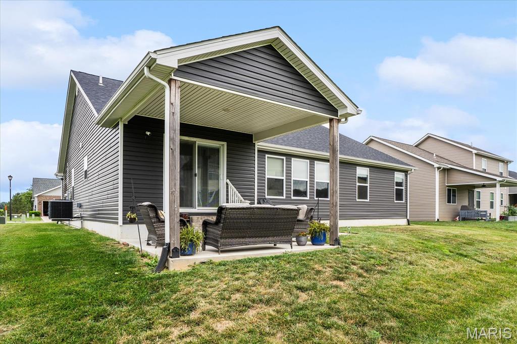 1323 Orchard Lakes Circle