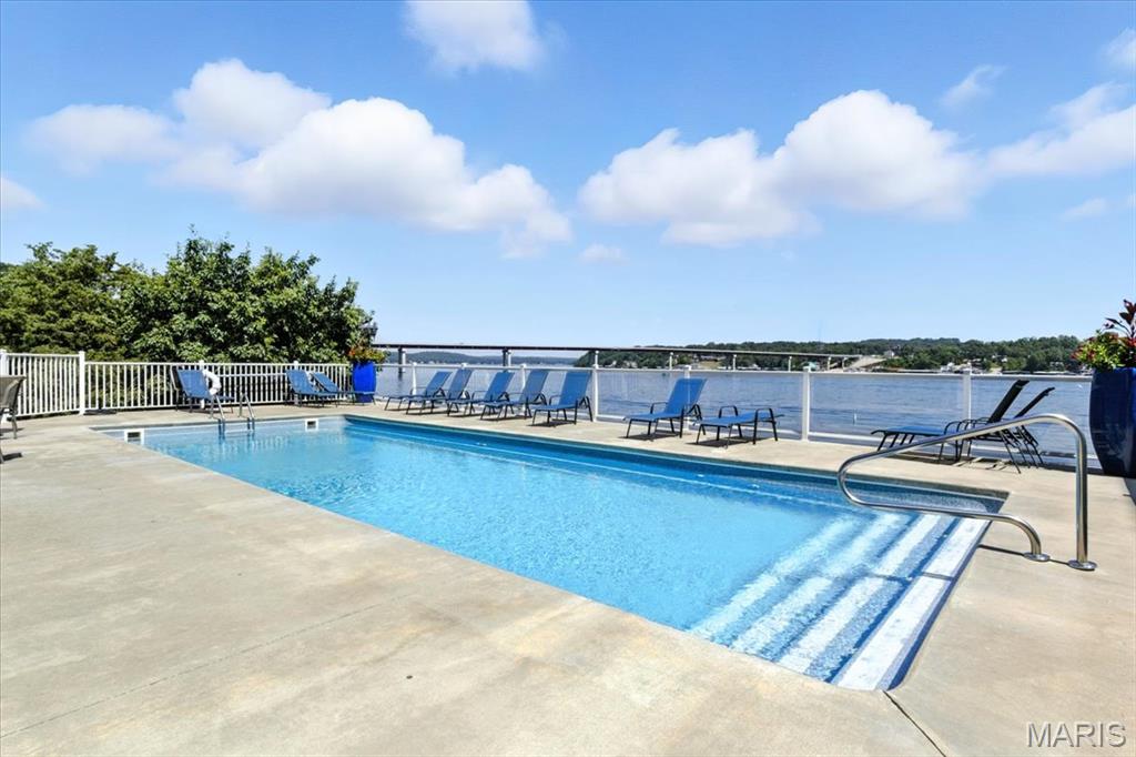 West Palms/Lk Condo - Residential