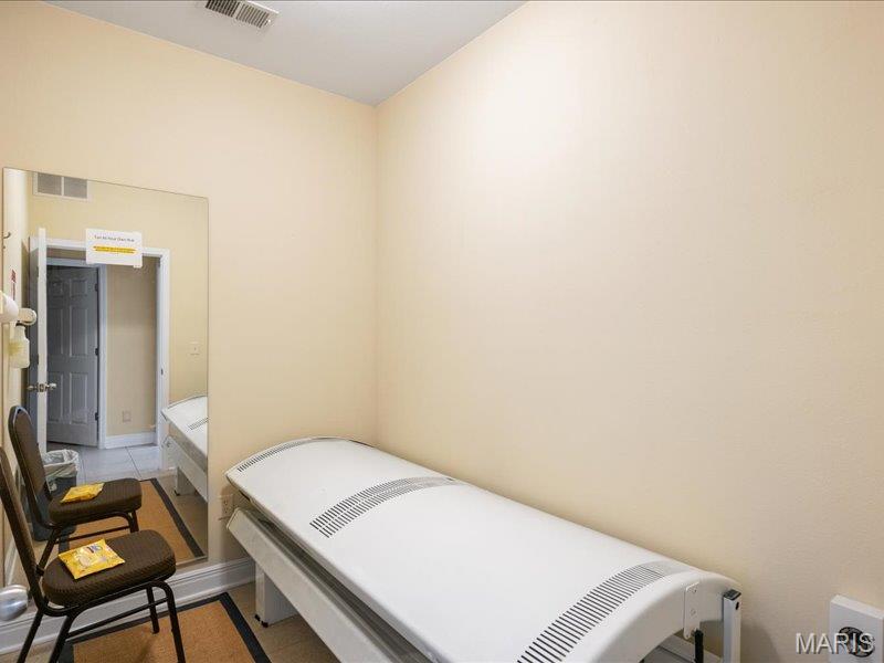 West Palms/Lk Condo - Residential