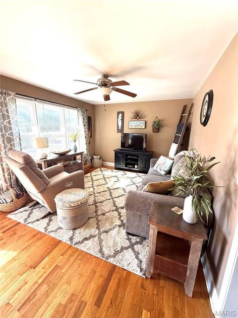 Tiny photo for 315 S Main Cross, Bowling Green, MO 63334 (MLS # 26024378)