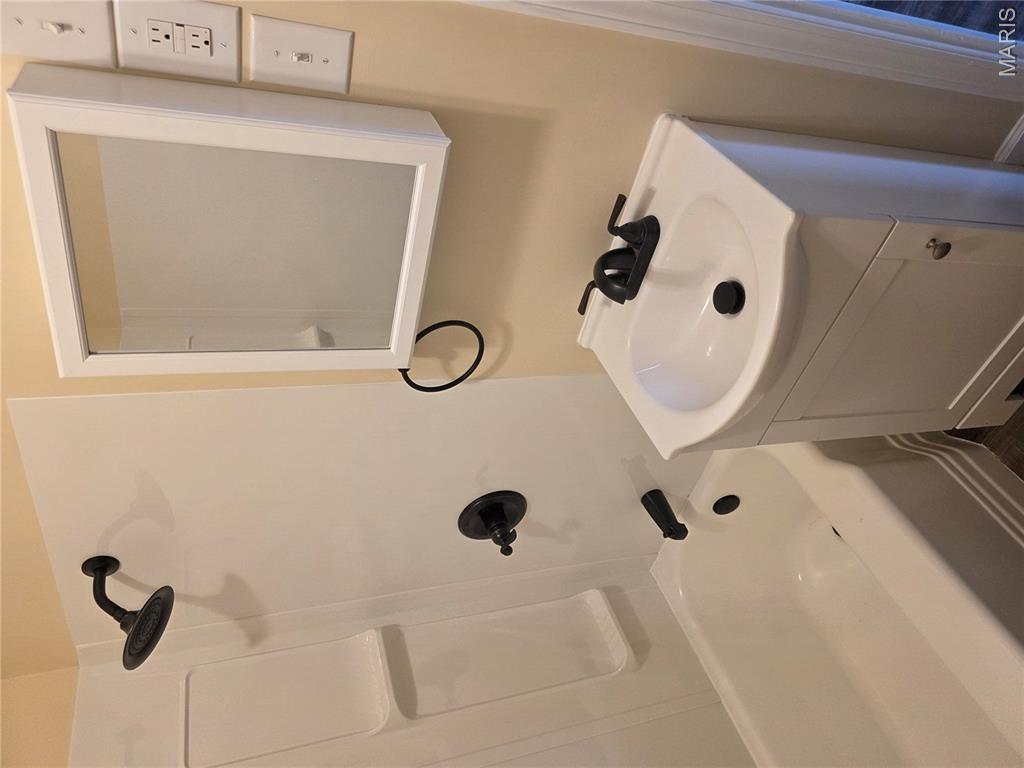 A T Schultzes - Residential