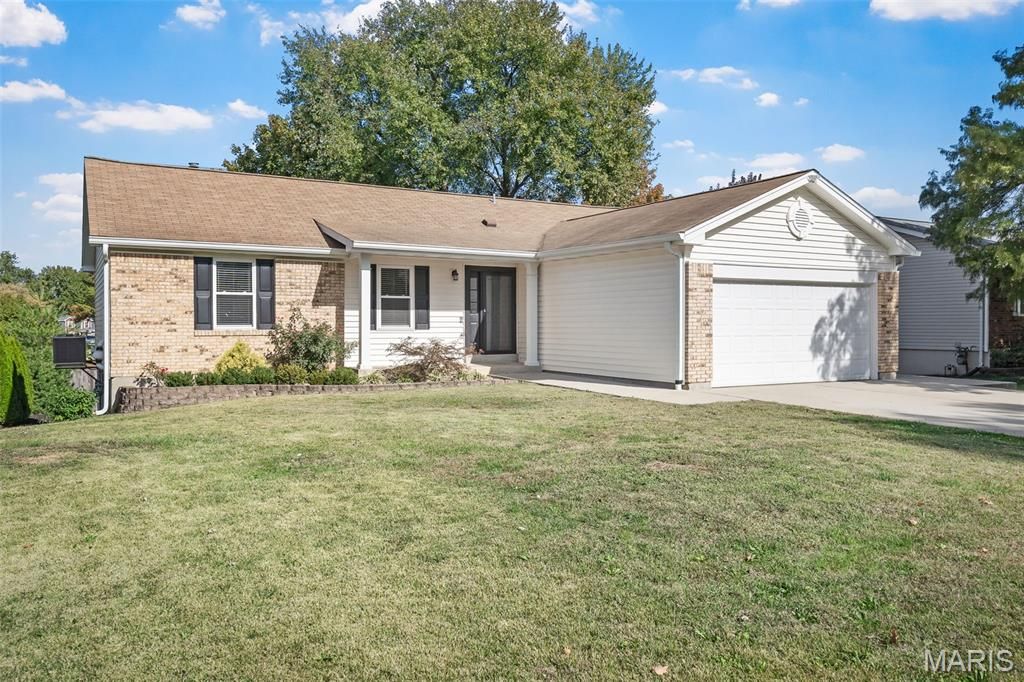 Photo of 376 Eagles Drive, St Peters, MO 63376 (MLS # 25070183)