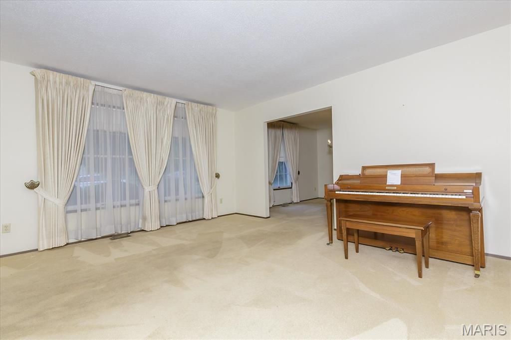 Photo of 11863 Brookington Drive, Bridgeton, MO 63044 (MLS # 25073432)