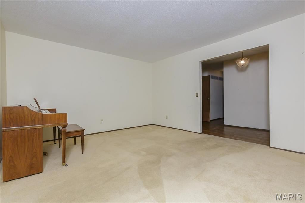 Photo of 11863 Brookington Drive, Bridgeton, MO 63044 (MLS # 25073432)