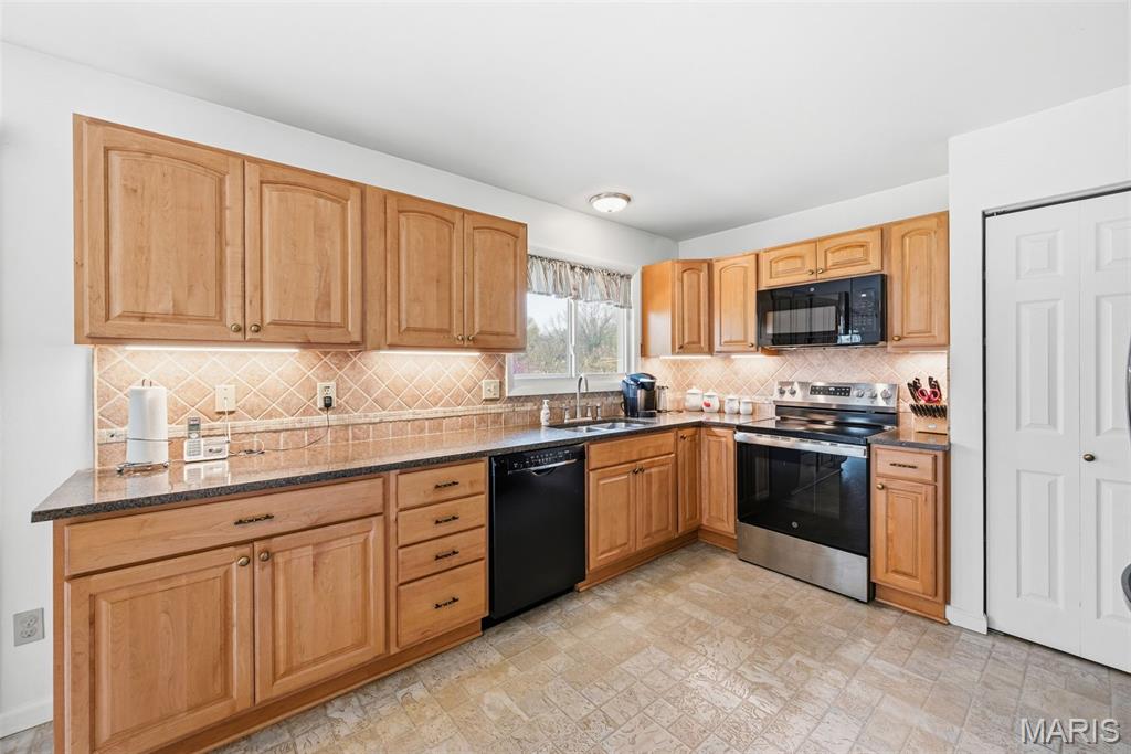 Eastwood Manor - Residential