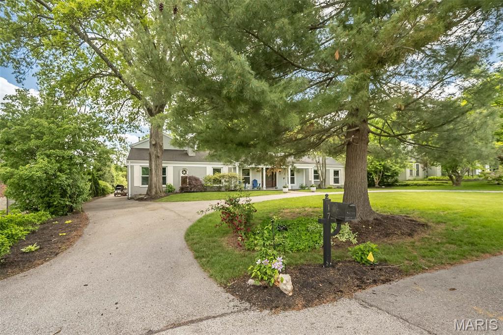 17 Colonial Hills Parkway