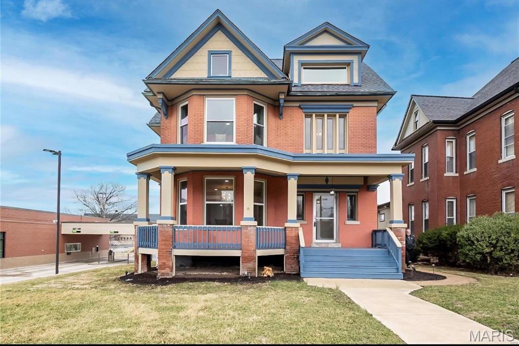 Photo 1 of 19 — 205 S Illinois Street, Belleville, IL 62220