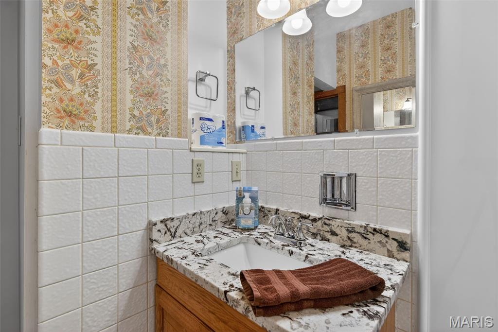 Redmons Add - Commercial Lease