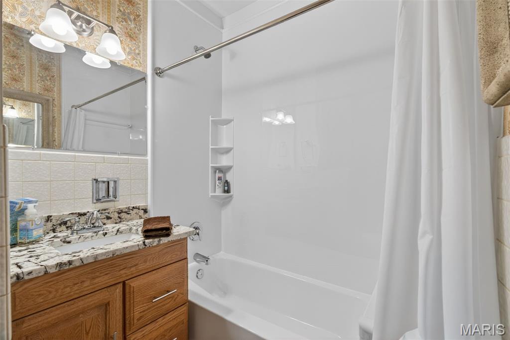 Redmons Add - Commercial Lease