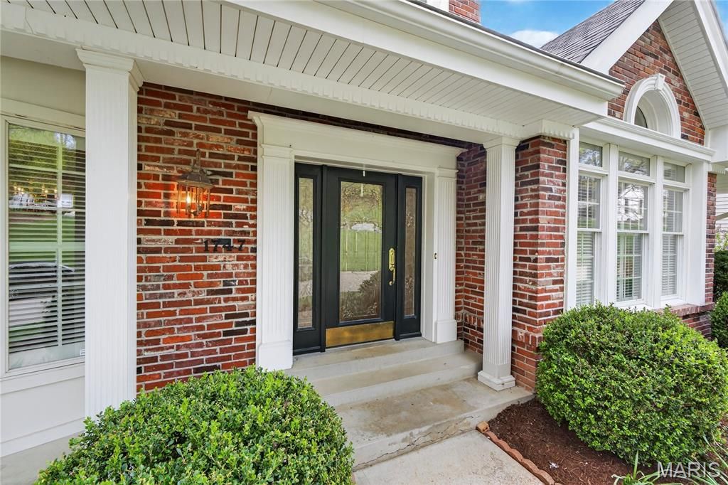 Photo of 1747 Baxter Forest Valley Court, Chesterfield, MO 63005 (MLS # 26007937)