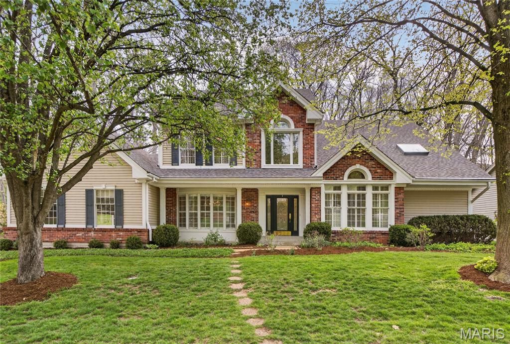 Photo of 1747 Baxter Forest Valley Court, Chesterfield, MO 63005 (MLS # 26007937)