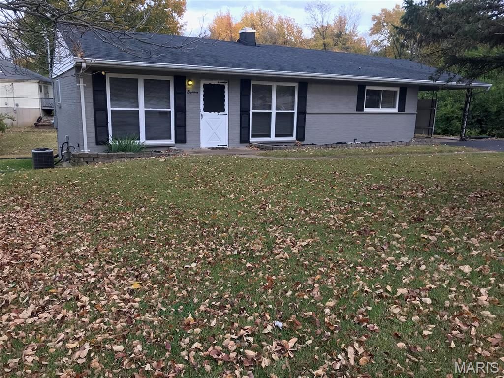 Photo of 18 Country Squire Court, Unincorporated, MO 63146 (MLS # 25072656)
