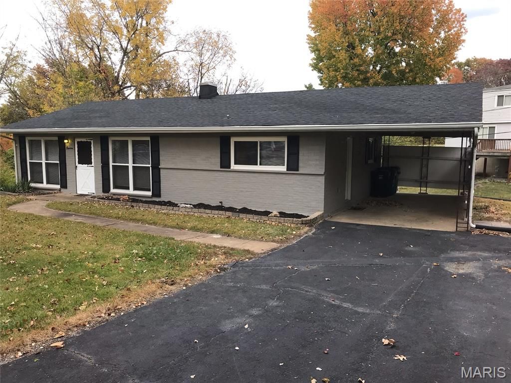 Photo of 18 Country Squire Court, Unincorporated, MO 63146 (MLS # 25072656)