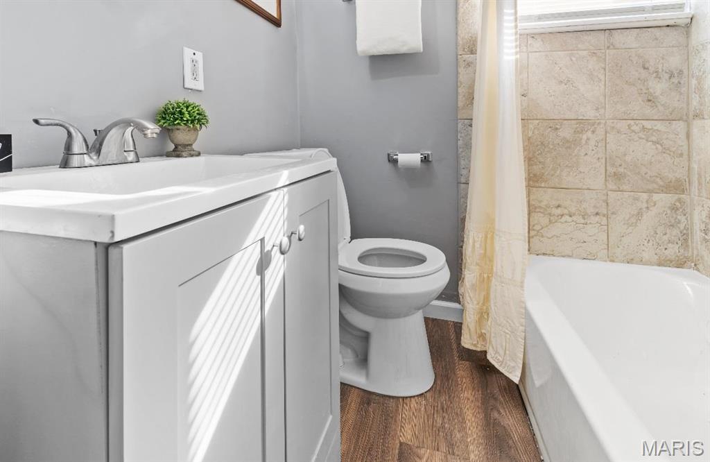 St Louis, Missouri 63114, United States, 2 Bedrooms Bedrooms, ,1 BathroomBathrooms,Residential,Active,9666