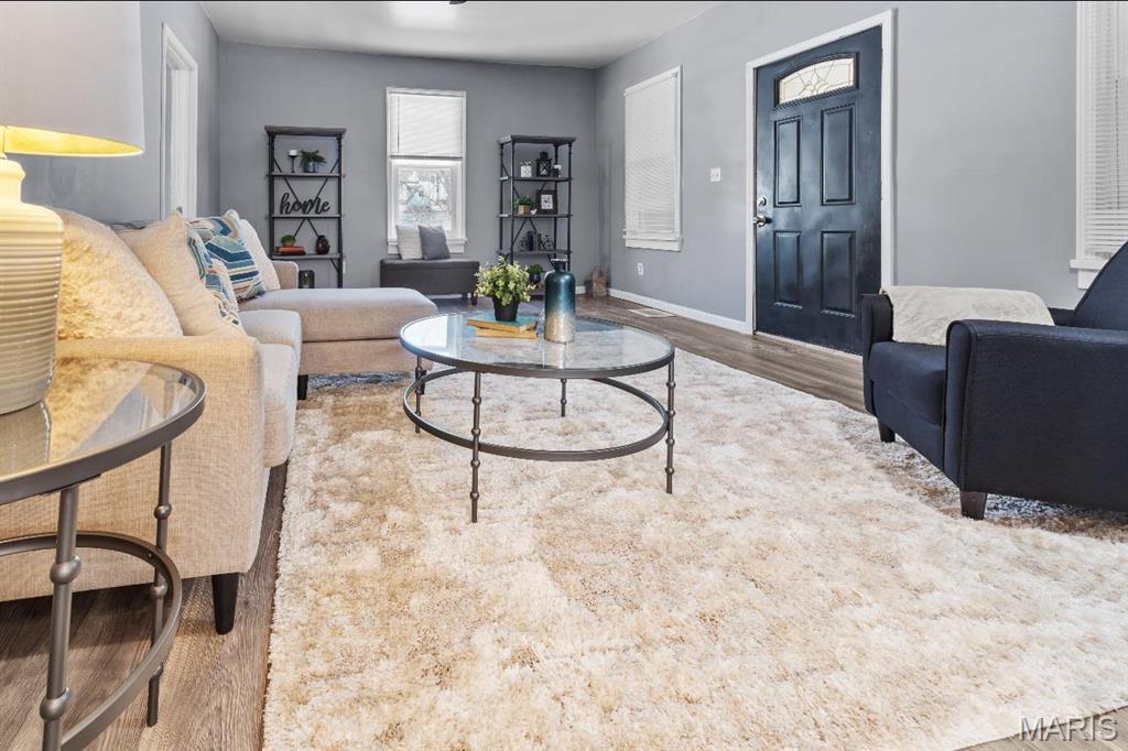 St Louis, Missouri 63114, United States, 2 Bedrooms Bedrooms, ,1 BathroomBathrooms,Residential,Active,9666