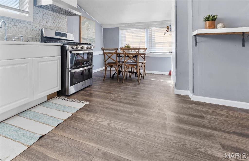 St Louis, Missouri 63114, United States, 2 Bedrooms Bedrooms, ,1 BathroomBathrooms,Residential,Active,9666