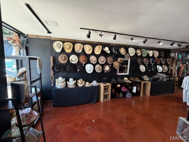 n/a - Commercial Sale