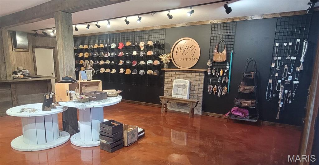 n/a - Commercial Sale