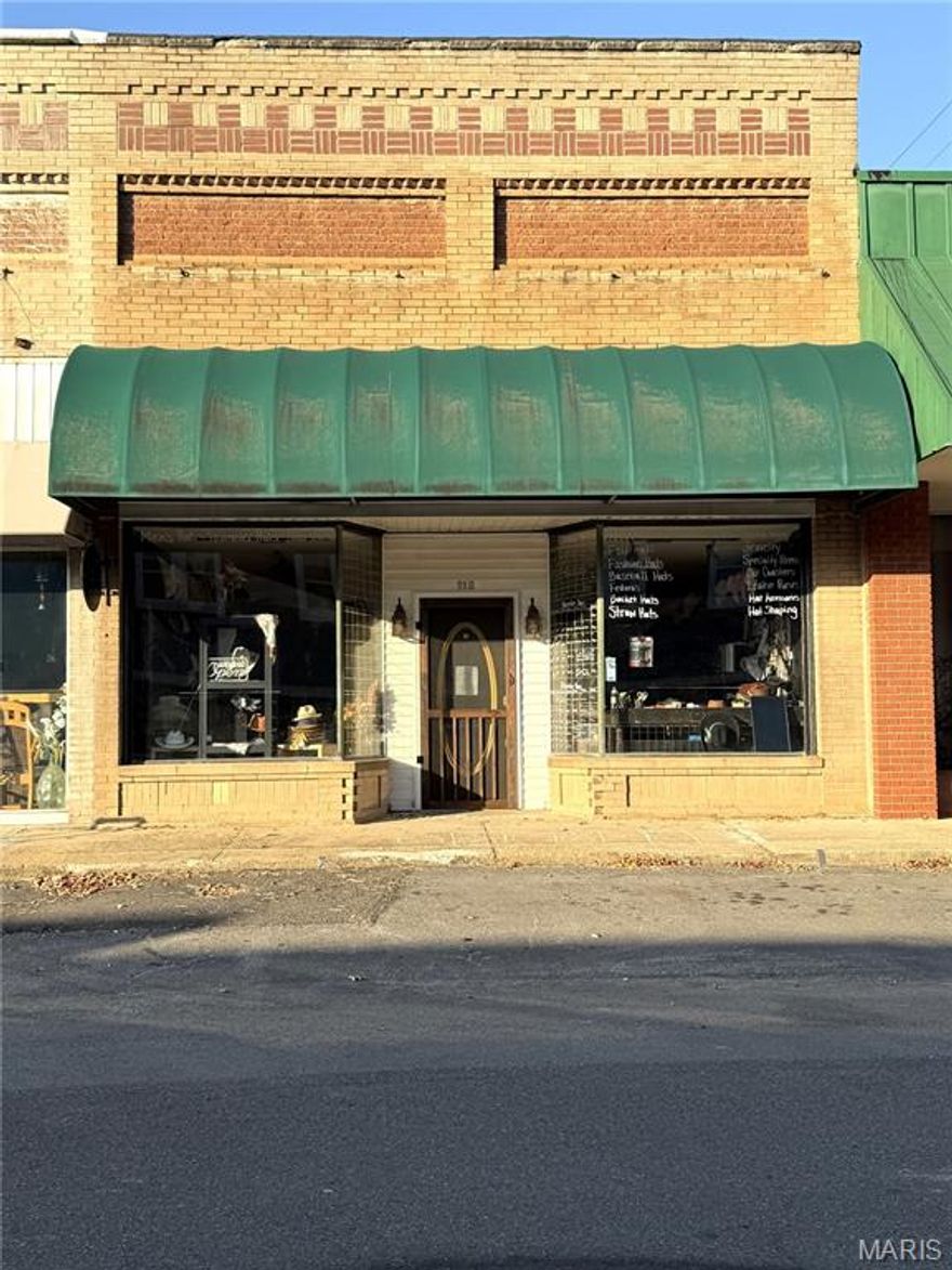 DOWNTOWN GEM IN MTN. VIEW, MO Turn your business dreams into reality with this 1,100 sq. ft. commercial building right in the heart of town! Big bay windows for great display, shiny epoxy floors, and central heat & air to keep you comfortable all year long. Perfect spot for your shop, office, or boutique — and it's ready for you to move right in! Listed at $99,900