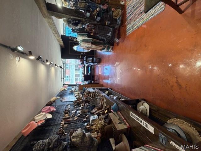 n/a - Commercial Sale