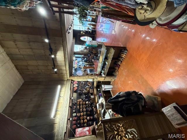 n/a - Commercial Sale