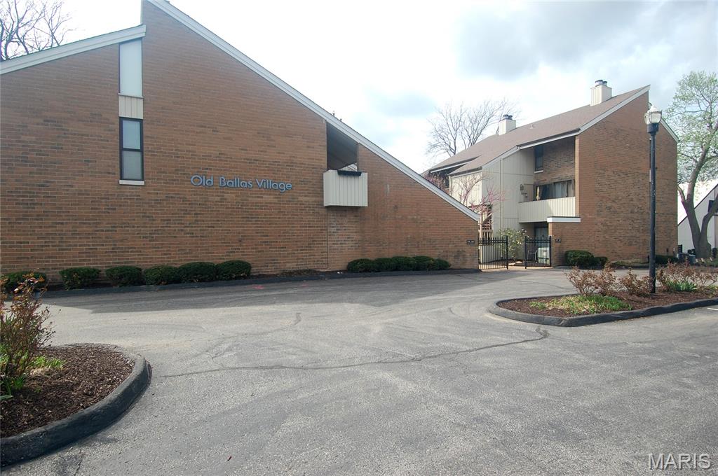 Old Ballas Village Condo - Residential