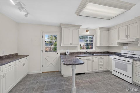 Tiny photo for 621 Windrush Drive, Kirkwood, MO 63122 (MLS # 26037975)