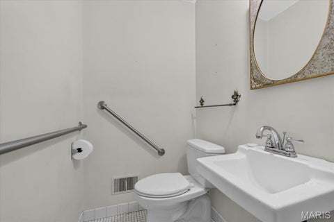 Tiny photo for 621 Windrush Drive, Kirkwood, MO 63122 (MLS # 26037975)