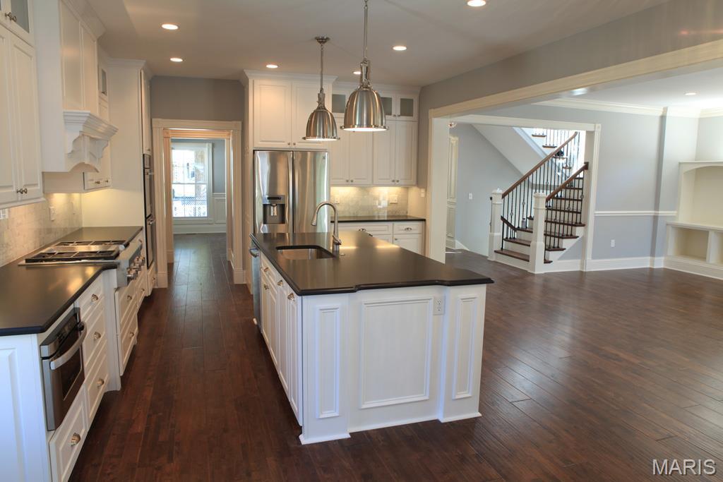 L S Holdens Sub Of Rose Hill - Residential