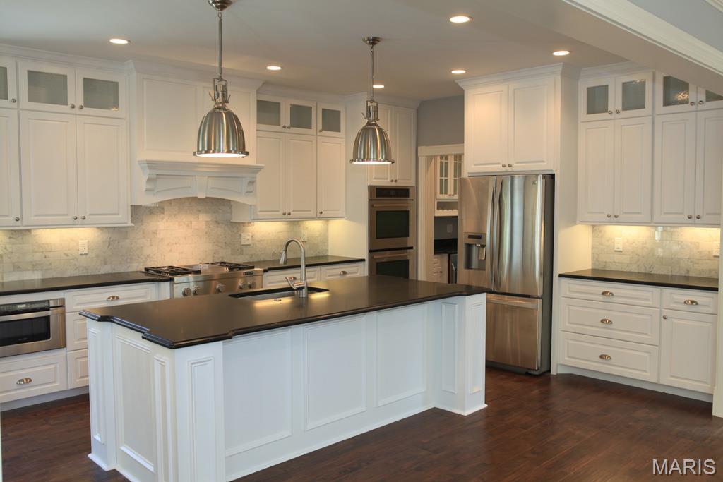 L S Holdens Sub Of Rose Hill - Residential