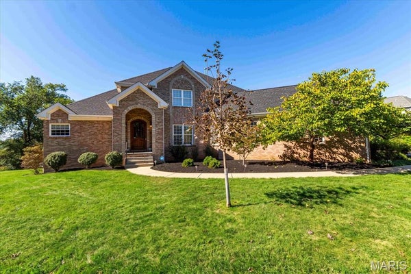 15338 SCHOETTLER ESTATES DR, CHESTERFIELD, MO 63017 - Image 431541f3cefa3d538f5a61d9fc069a4e/1619112977