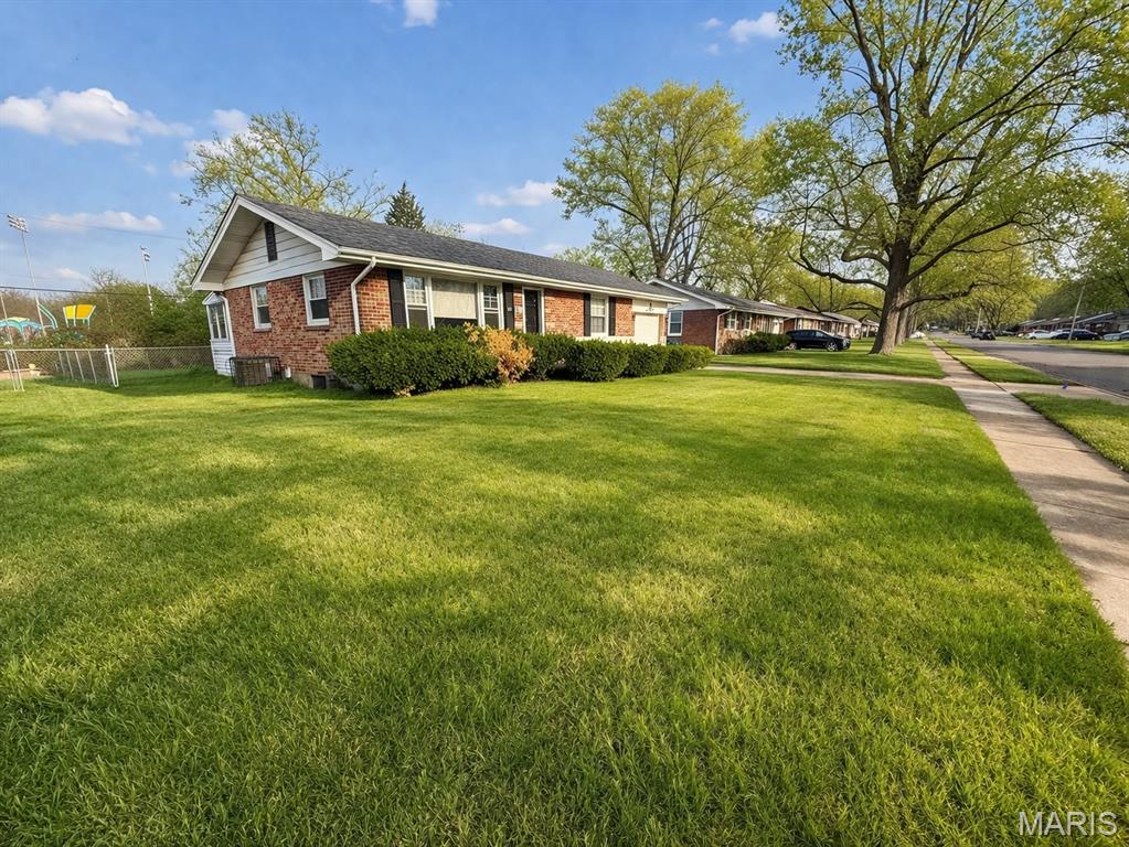 325 Royce Drive