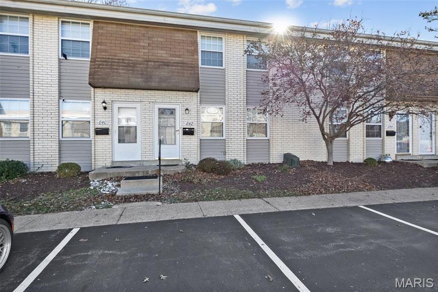 Charming Townhouse in Rockwood Schools District – A Perfect Retreat!
Welcome to your stunning new home, nestled in the heart of the vibrant Ballwin community. This beautifully maintained townhouse offers a harmonious blend of comfort, style, and convenience, tailored perfectly for modern living.
As you step inside, be greeted by the warmth of gleaming flooring that flows seamlessly throughout the main living areas. The spacious living room is bathed in natural light, creating an inviting atmosphere ideal for both relaxation and entertaining.
The heart of this home is the well-appointed kitchen, featuring ample counter space and cabinetry, making meal prep a breeze. Gather around the dining area to enjoy family meals or host friends for a casual get-together.
This townhouse boasts three generously sized bedrooms, each providing a serene retreat at the end of the day, of which all have new carpeting. The master bedroom is a true sanctuary, offering plenty of closet space and easy access to the private half bathroom. Two additional bedrooms ensure that everyone has their own space, whether for family, guests, or a home office.
Convenience is key with one full bathroom with the connected half primary bathroom, ensuring no one has to wait during busy mornings. The partially finished basement adds valuable versatility, making it the perfect spot for a playroom, workout space, or entertainment area.
Step outside to discover your private, level fenced-in patio lot, ideal for outdoor gatherings, gardening, or simply soaking up the sun. Enjoy assigned parking for hassle-free living, and take advantage of the community amenities, including a sparkling pool and tennis court, perfect for those hot summer days and active weekends.
Your new home includes essential utilities such as water, trash, and sewer, providing stress-free living in this well-maintained community. Located within the highly sought-after Rockwood School District, this property is an excellent choice for families looking to provide the best education for their children.
This stunning townhouse offers everything you need for a comfortable and fulfilling lifestyle, including two assigned parking spaces. Don’t miss out on the opportunity to make this charming space your own! Schedule a viewing today and envision your future in this delightful home.