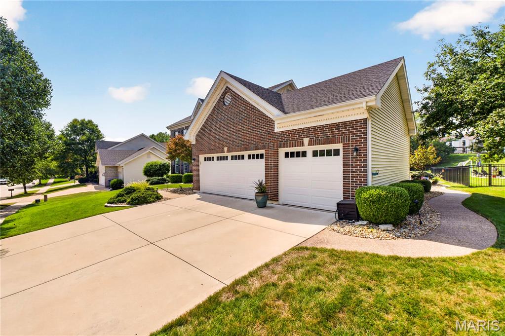 947 Crown Pointe Estates Drive