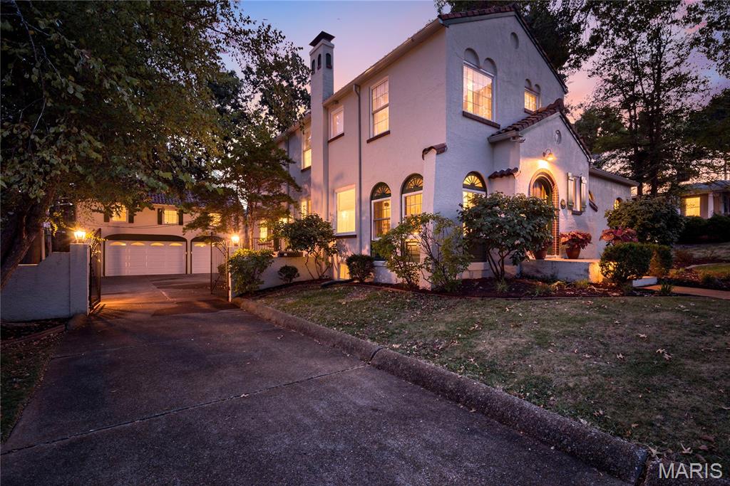 260 Blackmer Place