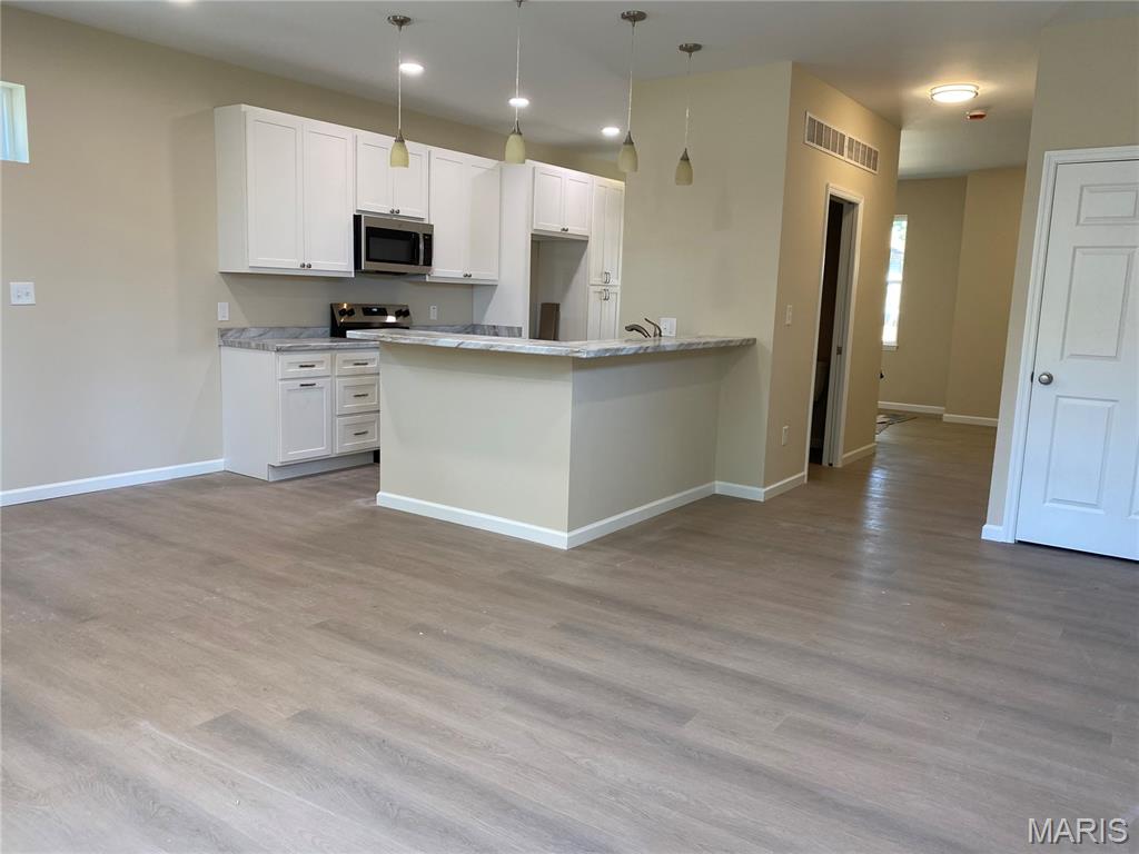 6518 Etzel Ave - Residential