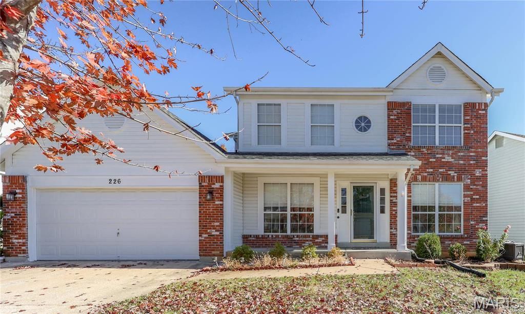 Photo of 226 Cheval Square Drive, Chesterfield, MO 63005 (MLS # 26028390)