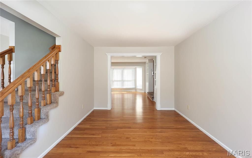 Photo of 226 Cheval Square Drive, Chesterfield, MO 63005 (MLS # 26028390)