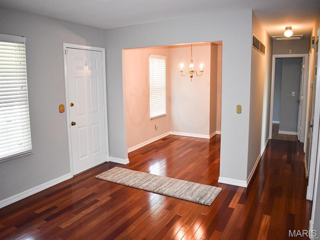 St Louis, Missouri 63119, United States, 2 Bedrooms Bedrooms, ,2 BathroomsBathrooms,Residential,Active,221661