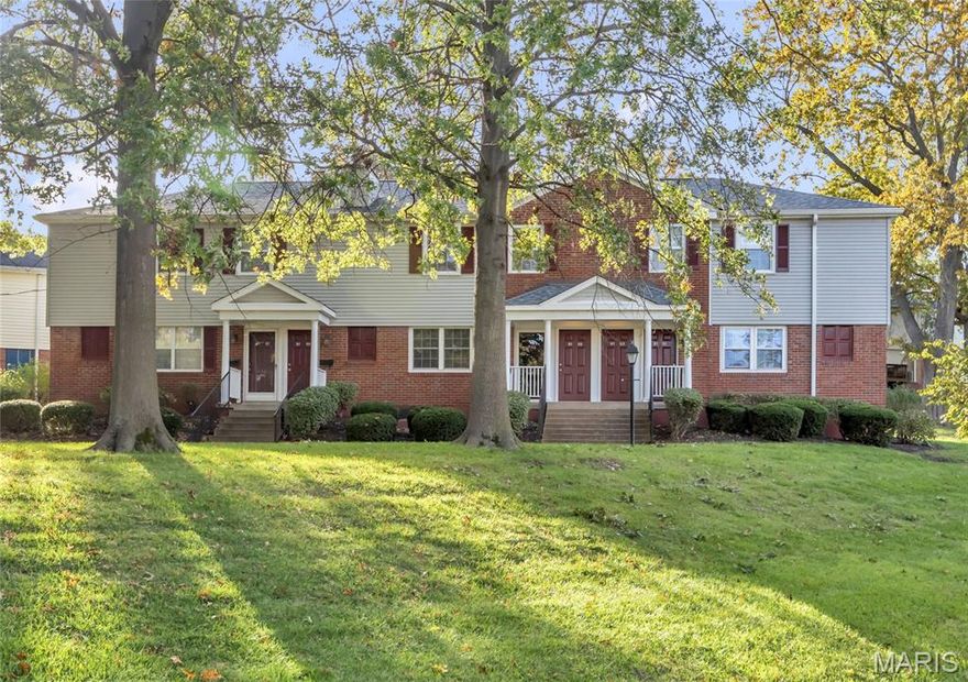 Wonderful opportunity in popular Brentwood Forest! This upper level unit is ready for you to move right in! Beautifully updated kitchen is a chef's delight with plentiful white shaker cabinetry, gorgeous granite countertops, stacked stone backsplash, and a full complement of stainless appliances. Conveniently stacked in one corner of the kitchen is a front-loading washer and dryer set - drop in a load of laundry while you enjoy your morning coffee! Step into the light and bright living space which includes a wonderful dining area and spacious living room area.  This is the perfect spot to be, whether entertaining or just relaxing at the end of a long day. And now, with winter just around the corner, you will love the cozy woodburning fireplace with white wood mantel and ceramic tile hearth.  Retire at the end of the day to a spacious primary bedroom with a nicely-sized closet and easy access to your private deck - great for catching the sunrise at the start of your day, or chilling at the end of the day, or both! The guest bedroom is both spacious and versatile.  It makes a great secondary bedroom, but it can just as easily serve as a terrific home office space or a fantastic exercise room. The beautiful full bath really sparkles! All this just steps away from the extraordinary amenities for which Brentwood Forest is known: community pools, clubhouse, tennis courts, walking trail, and scenic Lake Jefferson.  And don't forget the awesome location in Brentwood that provides easy access to highways, shopping, dining, recreation, and just about everything else you can imagine. Hurry, and make this your new home today!