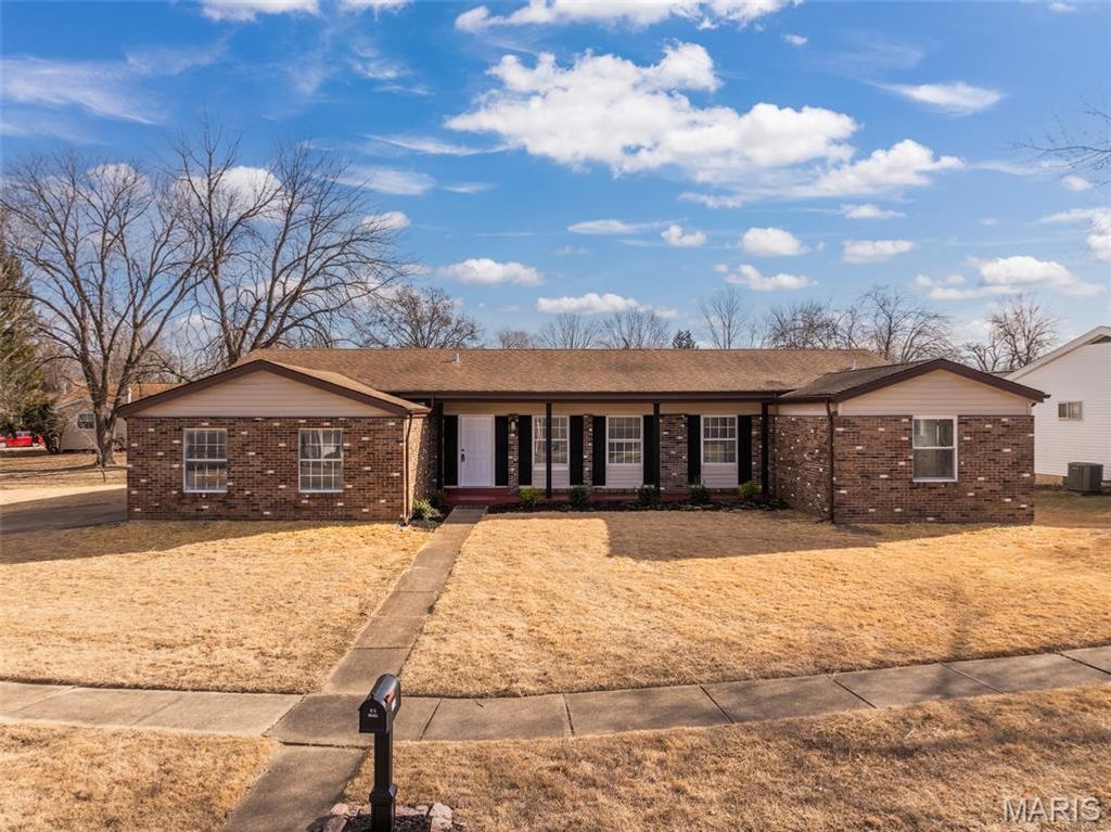 Photo of 4086 Waterfall Drive, Florissant, MO 63034 (MLS # 25075415)
