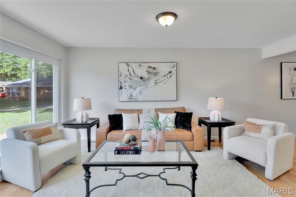 Photo of 1592 Mendell Drive, University City, MO 63130 (MLS # 26025396)