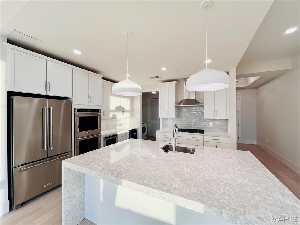 Photo of 16460 Wildhorse Lake Boulevard #402, Chesterfield, MO 63005 (MLS # 25077369)