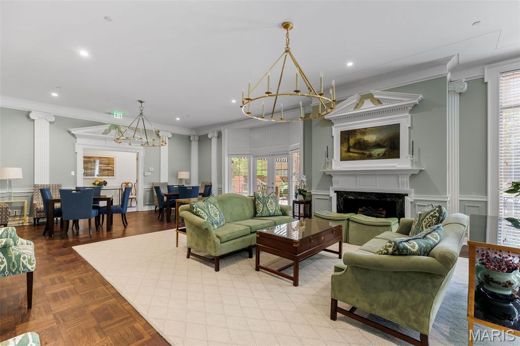 710 S Hanley Road 18B