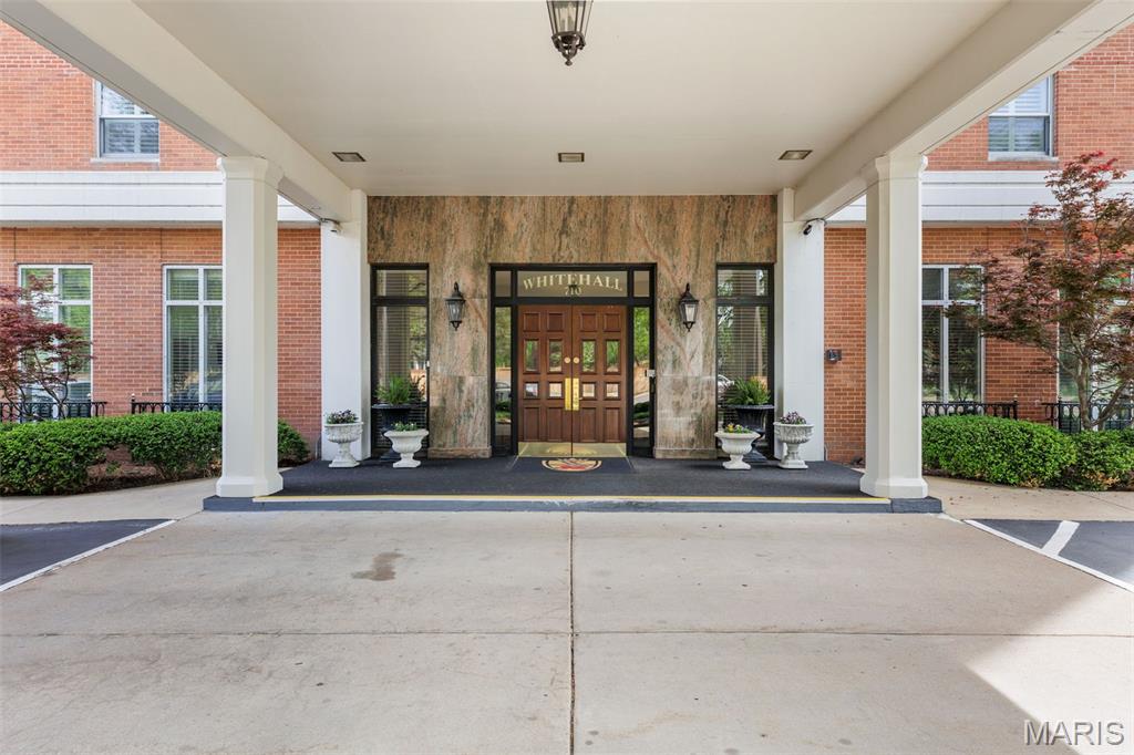 710 S Hanley Road 18B