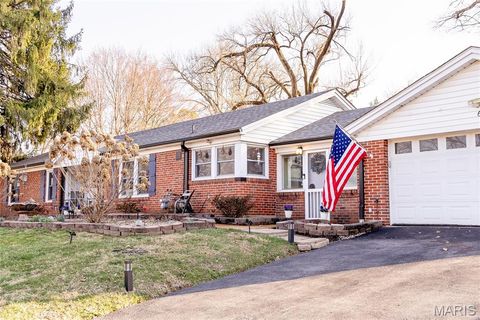 6 Cardigan Drive Ferguson MO 63135