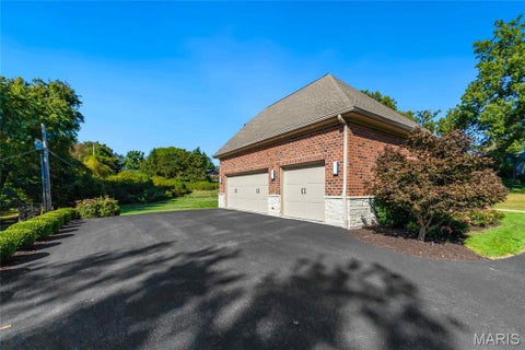 Tiny photo for 15 Ladue Meadows, Creve Coeur, MO 63141 (MLS # 26066705)