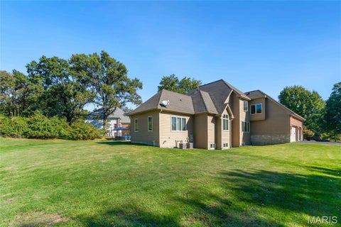 Tiny photo for 15 Ladue Meadows, Creve Coeur, MO 63141 (MLS # 26066705)